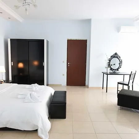 Calypso - Luxury Guest house Flogita
